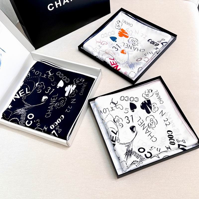 Chanel silk scarf 90X90cm E032204